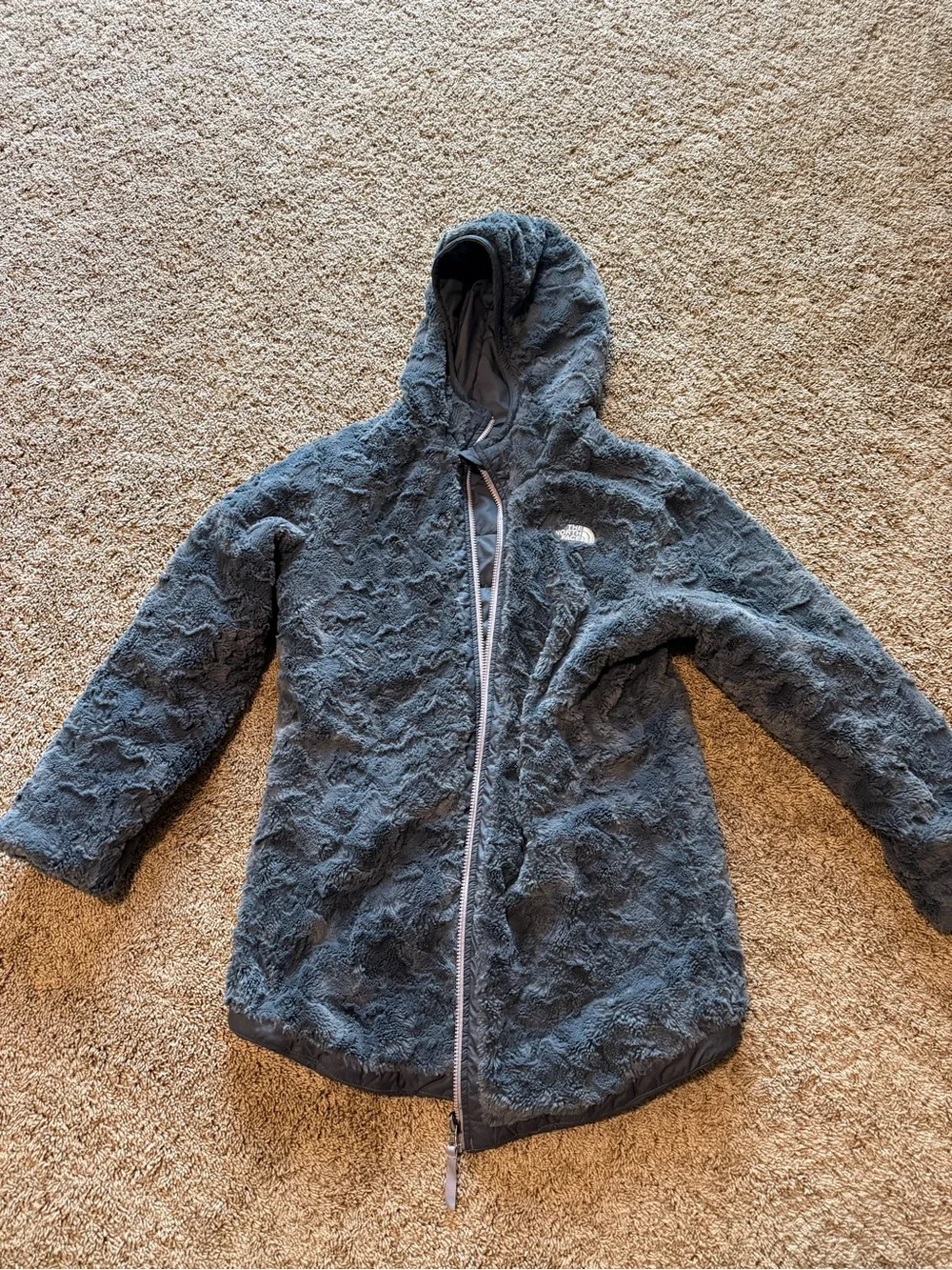 The North Face Girls Hooded Puffer Coat in Charcoal Gray